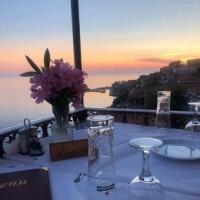 /customerDocs/images/avatars/41200/41200-ΕΣΤΙΑΤΟΡΙΟ-SUNSET VIEW-RESTAURANT-MARTINS-ΜΟΛΥΒΟΣ-MOLYVOS-LOGO.jpg